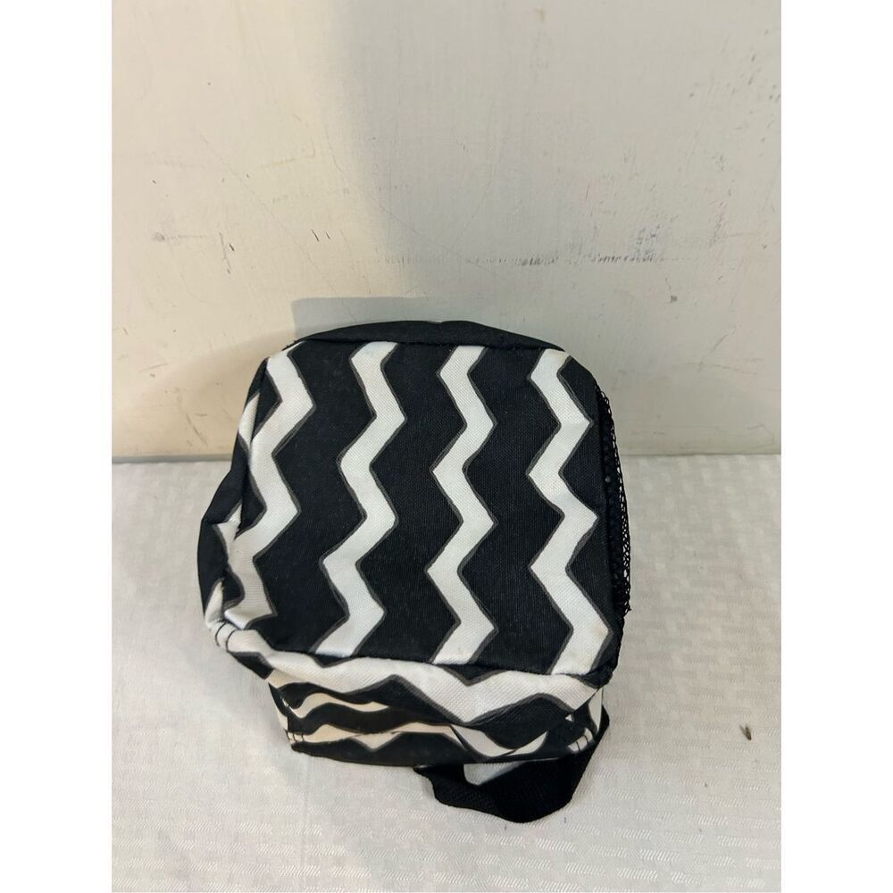 31” Thirty-one 6" square chevron pattern “Logan”Black/ White - Picture 3 of 6